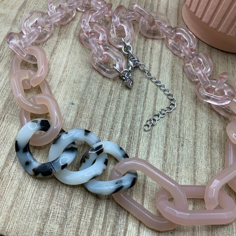 Banana Republic Classic Pink Animal Resin Link Necklace